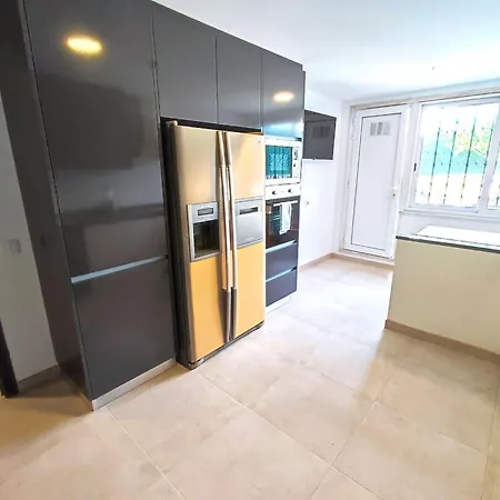 Guest house Airport Gal Olivais Conforto, Terraco E Localizacao Premium Nos Olivais Lisbon