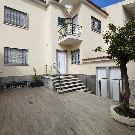 Affittacamere Airport Gal Olivais Conforto, Terraco E Localizacao Premium Nos Olivais *